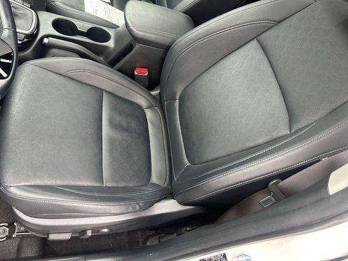 Certified 2022 Kia Seltos EX image 17