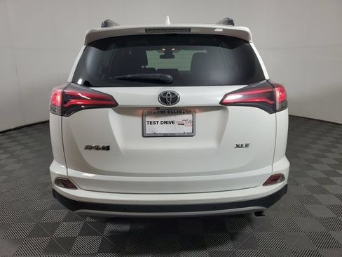 Used 2017 Toyota RAV4 XLE FWD image 5