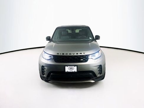 Used 2024 Land Rover Discovery Dynamic SE image 2