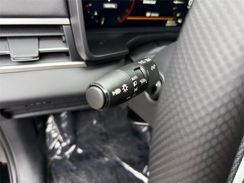 New 2025 Mitsubishi Outlander SE image 14