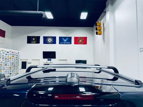 Used 2016 Land Rover LR4 HSE image 16