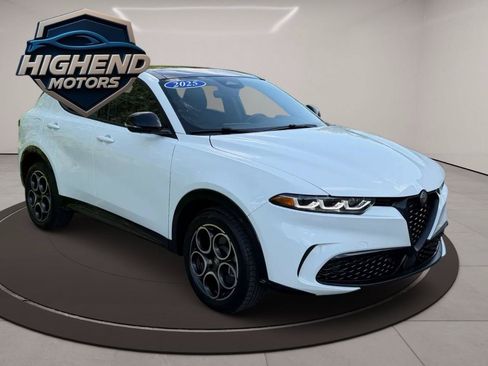 Used 2025 Alfa Romeo Tonale AWD/4WD image 8