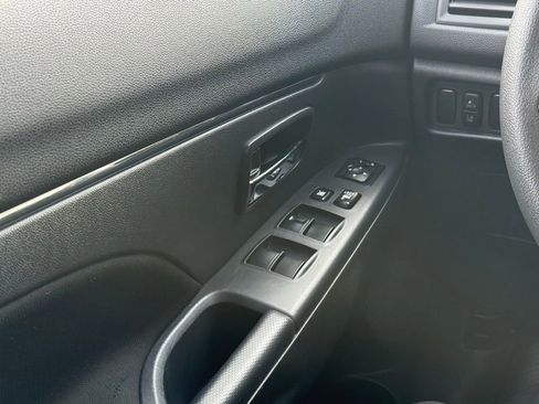 Used 2025 Mitsubishi Outlander Sport SE image 7