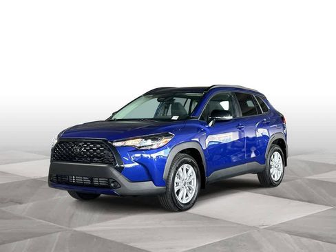 Used 2025 Toyota Corolla Cross LE FWD image 1