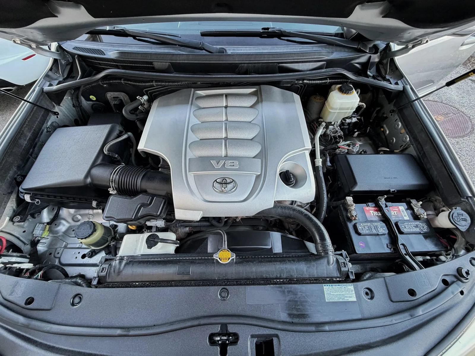 Used 2013 Toyota Land Cruiser AWD/4WD image 91