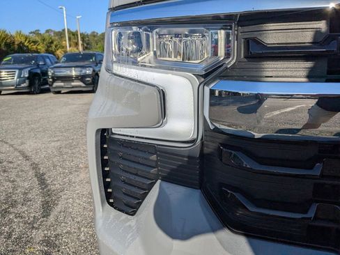 Used 2024 Chevrolet Silverado 1500 LT image 10