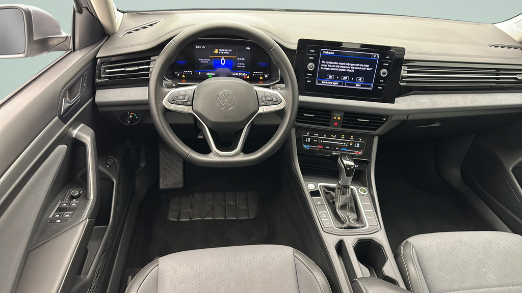 Used 2025 Volkswagen Jetta SE FWD image 10