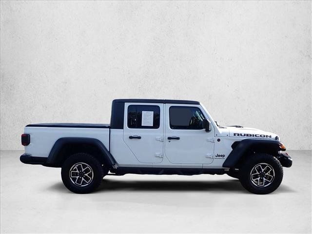 Used 2024 Jeep Gladiator Rubicon w/ Technology Group AWD/4WD image 5