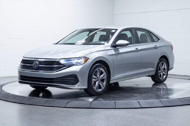 Used 2024 Volkswagen Jetta SE FWD image 6
