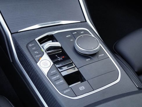 Certified 2025 BMW 330i Sedan RWD image 25