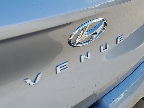 Used 2026 Hyundai Venue SEL FWD image 33