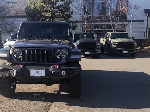 Used 2024 Jeep Gladiator Rubicon w/ Technology Group image 4