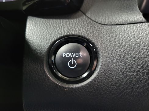 Used 2025 Toyota Camry LE FWD image 28