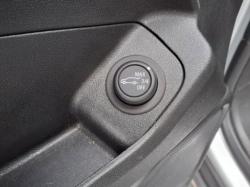 Used 2022 GMC Terrain SLE w/ Driver Convenience Package image 10