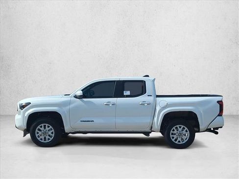 Used 2026 Toyota Tacoma SR5 AWD/4WD image 5