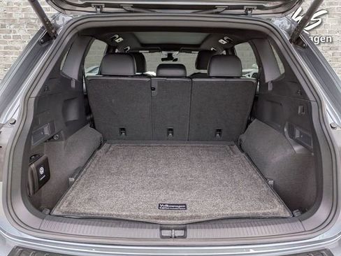 Certified 2024 Volkswagen Tiguan SE R-Line AWD/4WD image 13