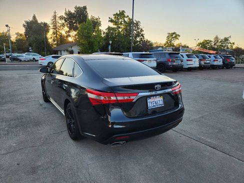 Used 2013 Toyota Avalon XLE Premium FWD image 3