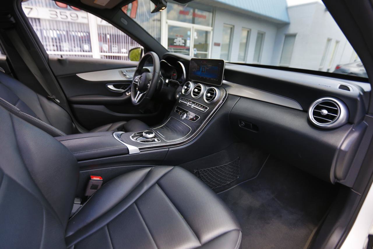 Used 2019 Mercedes-Benz C 300 Sedan w/ Premium Package image 17