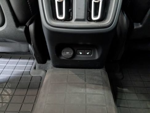 Used 2023 Volvo XC40 B5 Plus w/ Protection Package Premier AWD/4WD image 11