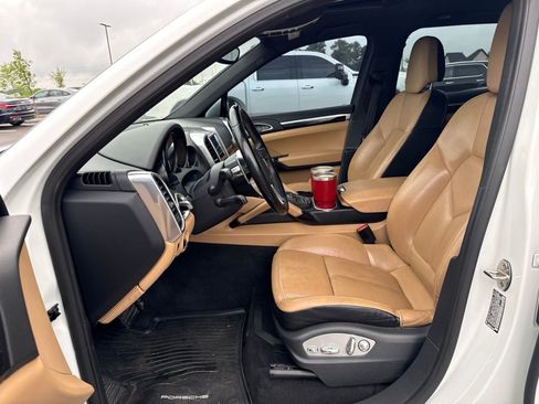 Used 2018 Porsche Cayenne Platinum Edition AWD/4WD image 3