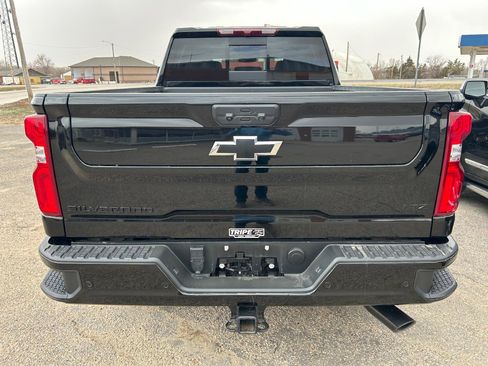 Used 2024 Chevrolet Silverado 2500 LTZ w/ LTZ Plus Package image 3
