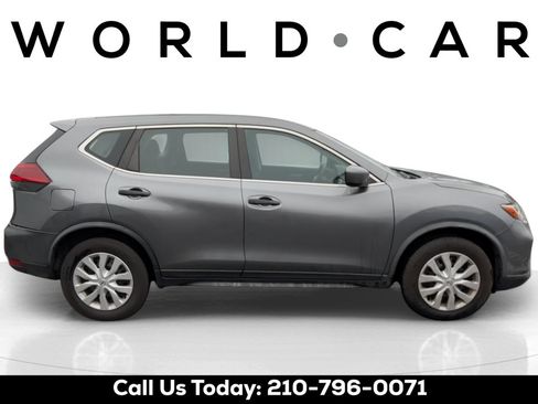 Used 2020 Nissan Rogue S FWD image 2