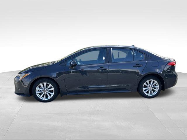 Used 2024 Toyota Corolla LE w/ LE Convenience Package FWD image 7