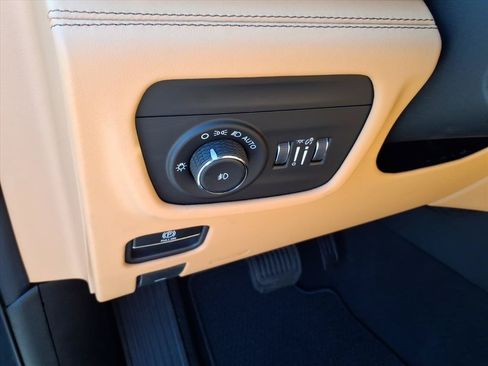 New 2026 Jeep Grand Cherokee L Summit AWD/4WD image 10
