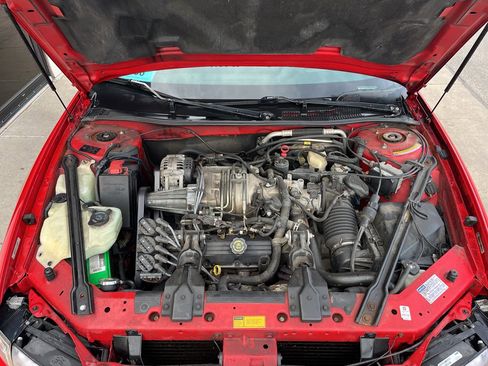 Used 1997 Pontiac Grand Prix GT w/ Opt Pkg image 9