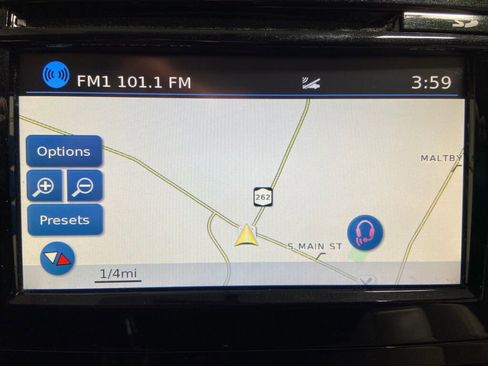 Used 2018 Nissan Rogue Sport SV w/ SV Technology Package image 13