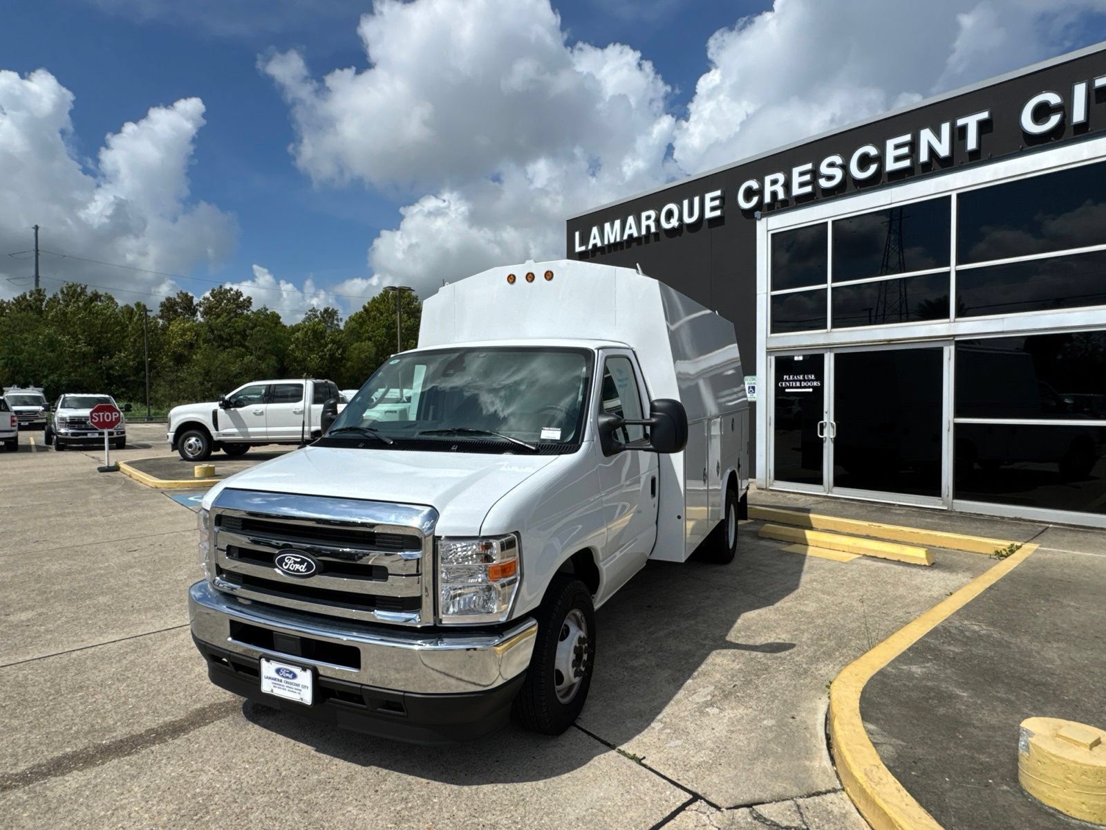 Used 2026 Ford E-350 and Econoline 350 Super Duty w/ Power Equipment Group RWD image 8