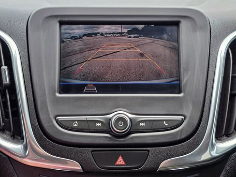 Used 2020 Chevrolet Equinox LT image 16