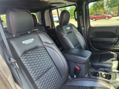 Used 2021 Jeep Gladiator Rubicon AWD/4WD image 29