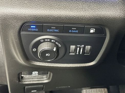 Used 2023 Jeep Grand Cherokee Overland AWD/4WD image 19