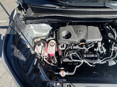 Used 2021 Toyota Sienna Platinum image 41