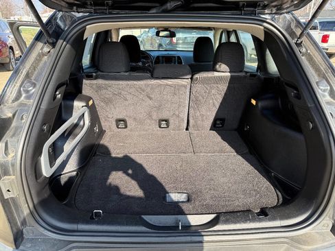 Used 2014 Jeep Cherokee Sport image 10