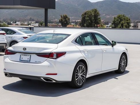 Used 2025 Lexus ES 350 w/ Premium Package FWD image 7