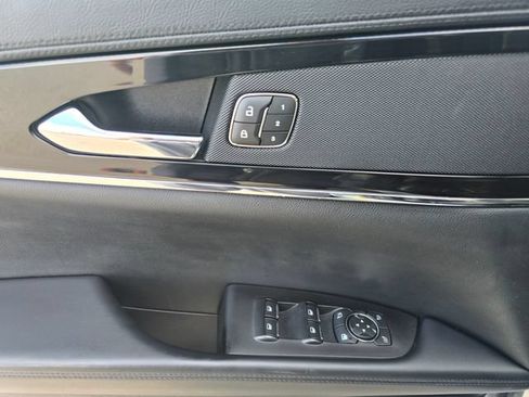 Used 2021 Lincoln Nautilus AWD image 17