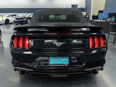 Used 2020 Ford Mustang Premium RWD image 7