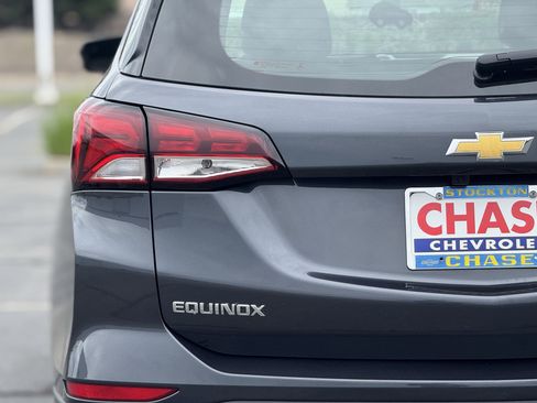 Used 2022 Chevrolet Equinox LS AWD/4WD image 7