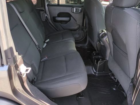 Used 2021 Jeep Wrangler Unlimited Sport AWD/4WD image 32