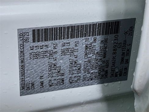 Used 2023 Nissan Rogue S image 27