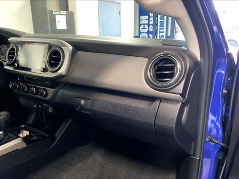 Used 2023 Toyota Tacoma SR5 AWD/4WD image 13