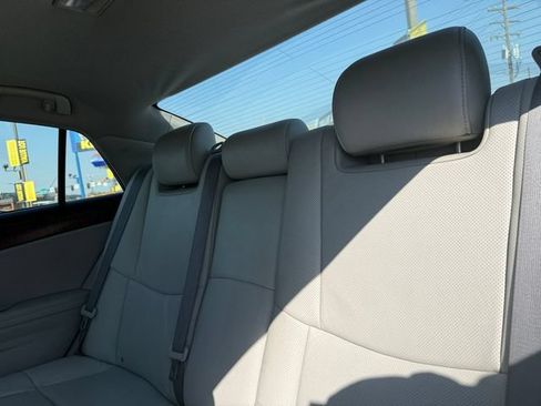 Used 2011 Toyota Avalon Limited FWD image 22
