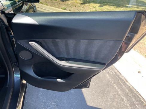 Used 2024 Tesla Model Y Long Range AWD/4WD image 20