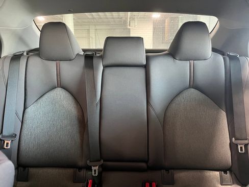 Used 2019 Toyota Camry LE FWD image 18
