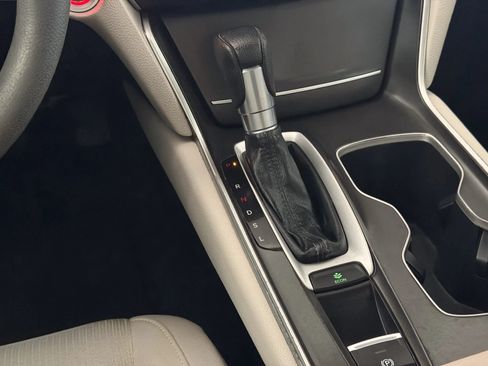 Used 2018 Honda Accord LX image 28