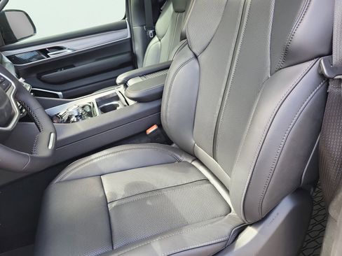 New 2026 Jeep Grand Wagoneer Limited AWD/4WD image 25