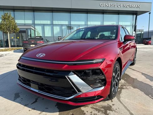 Used 2025 Hyundai Sonata SEL image 1