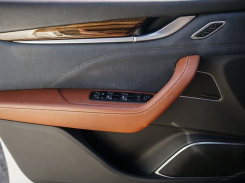 Used 2021 Maserati Levante S GranLusso image 34